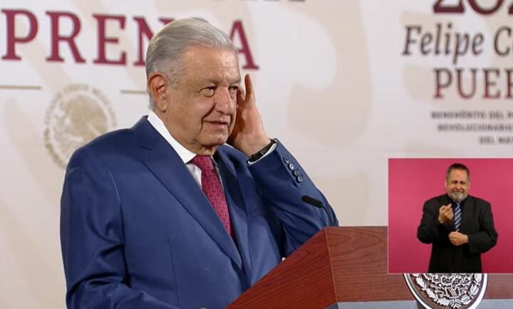 Condena López Obrador el intento de bloqueo a su libro ¡Gracias!