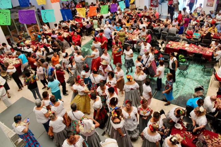 ¡Con música, baile, ensarta de flores, pozol y mucha alegría, es como se vivió la festividad de San Marcos en Tuxtla Gutiérrez!