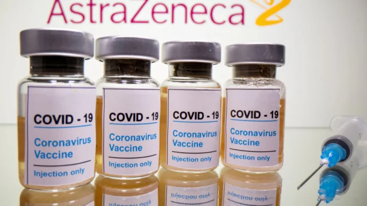 AstraZeneca admite que su vacuna contra Covid-19 puede provocar trombosis como efecto secundario