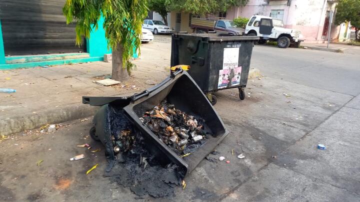 Vandalizan contenedores de basura en Tapachula