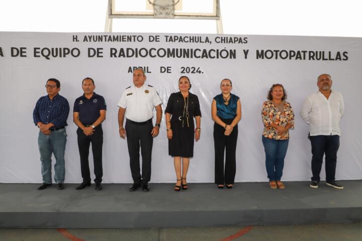Ayuntamiento entrega equipo de radiocomunicación y motopatrullas para seguridad pública