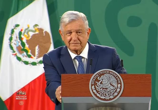 Denuncia presidente López Obrador campaña de Azteca contra su gobierno
