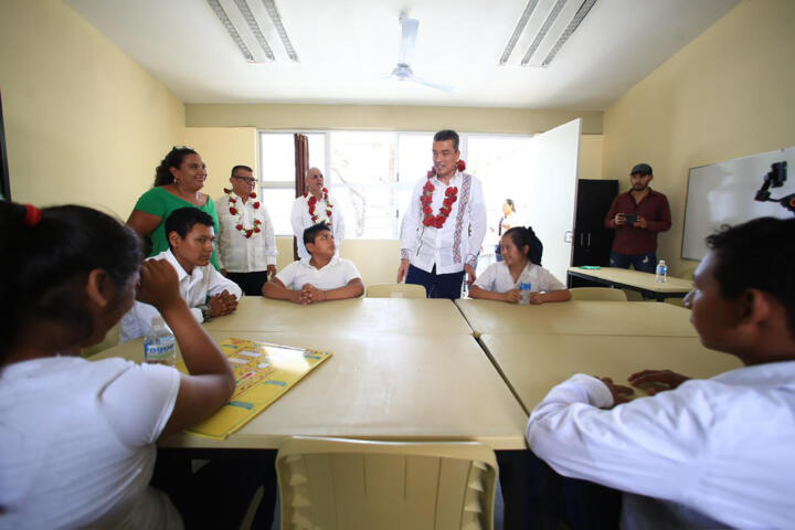 Desde Chicoasén, refirman compromiso de atender las necesidades del sector educativo