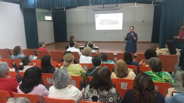 Realiza SEF reunión de trabajo para analizar aspectos éticos, legales y administrativos con directivos de Educación Elemental