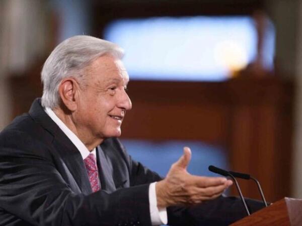 Reconoce López Obrador el importante papel de las “fuerzas armadas” en su administración