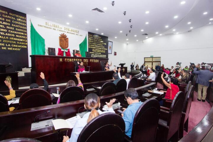 Aprueban solicitudes de licencia de presidentes municipales