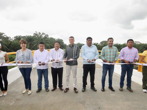 Con reconstrucción de Puentes, Rutilio Escandón lleva justicia social a localidades de Villa Comaltitlán y Huixtla
