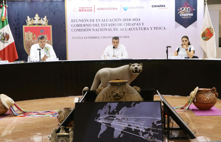 Rutilio Escandón y titular de Conapesca, Octavio Almada, evalúan acciones a favor de la pesca en Chiapas