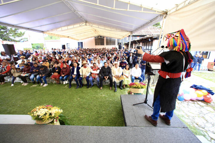 Desde SCLC, Rutilio Escandón inicia entrega de proyectos para huertos escolares y producción de traspatio