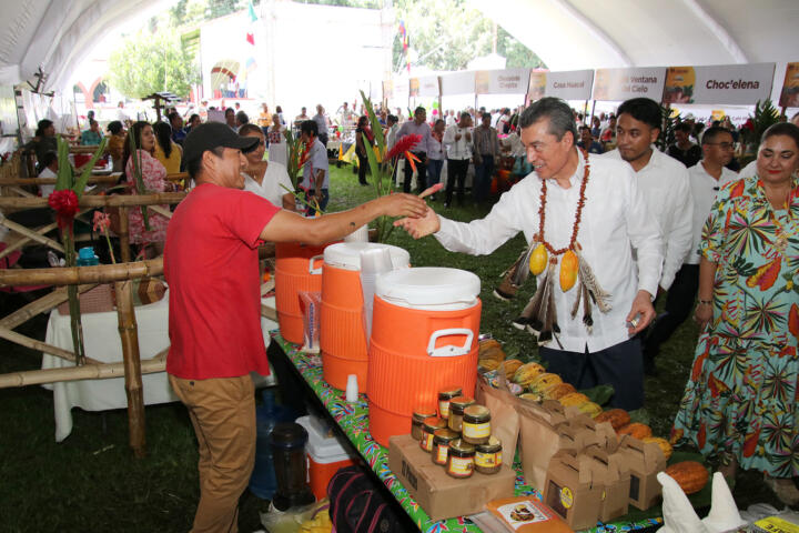 Anuncia Rutilio Escandón decreto para que festivales del cacao, café y mango ataulfo se realicen cada año