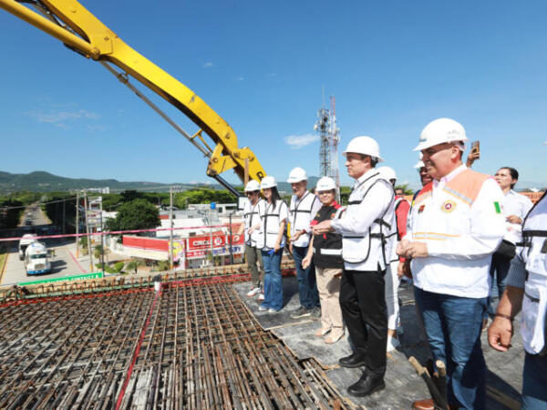 Rutilio Escandón constata avances del 95 % en la construcción del paso a desnivel de la Torre Chiapas