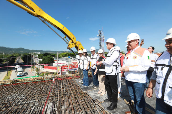 Rutilio Escandón constata avances del 95 % en la construcción del paso a desnivel de la Torre Chiapas