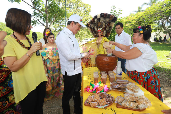 Encabeza Rutilio Escandón entrega de apoyos de los Programas del Sistema DIF Chiapas 2024