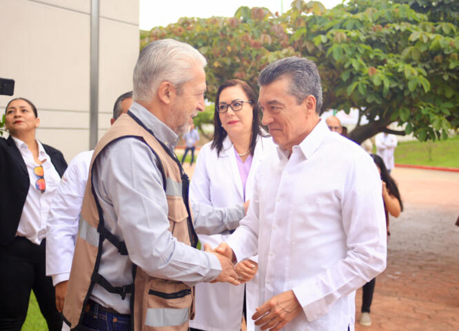 Realiza Rutilio Escandón entrega de primeras credenciales del programa IMSS-Bienestar en Chiapas