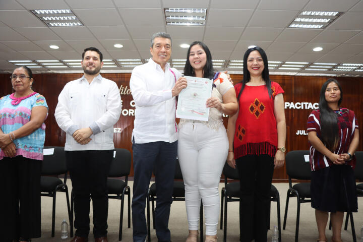 Entrega Rutilio Escandón constancias del curso “Formación en Cultura Política” a 977 jóvenes de Chiapas