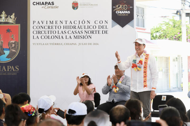 En Tuxtla, Rutilio Escandón inaugura pavimentación del Circuito las Casas Norte de la colonia La Misión