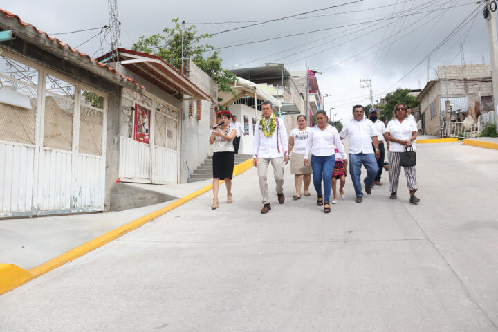 Rutilio Escandón hace justicia social a colonos de La Condesa, en TGZ; inaugura pavimentación de calles