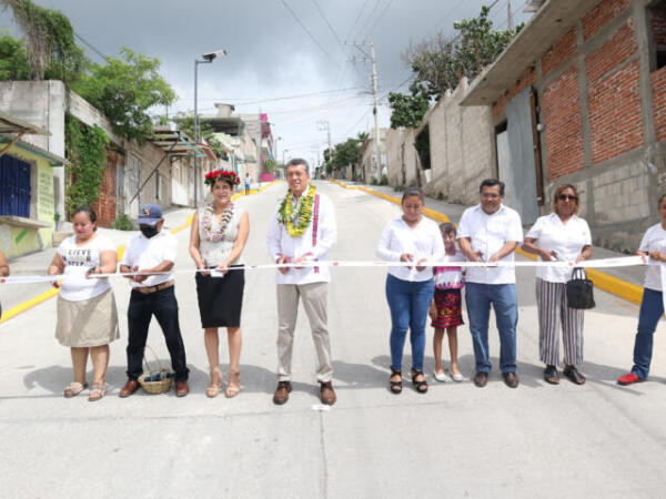 Rutilio Escandón hace justicia social a colonos de La Condesa, en TGZ; inaugura pavimentación de calles