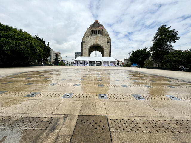 Inaugura Rutilio Escandón XXVII Expo Ámbar de Chiapas, en el Monumento a la Revolución, en la CDMX