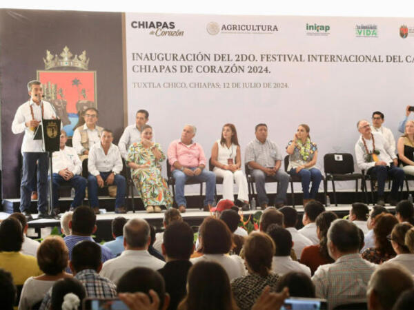 Anuncia Rutilio Escandón decreto para que festivales del cacao, café y mango ataulfo se realicen cada año
