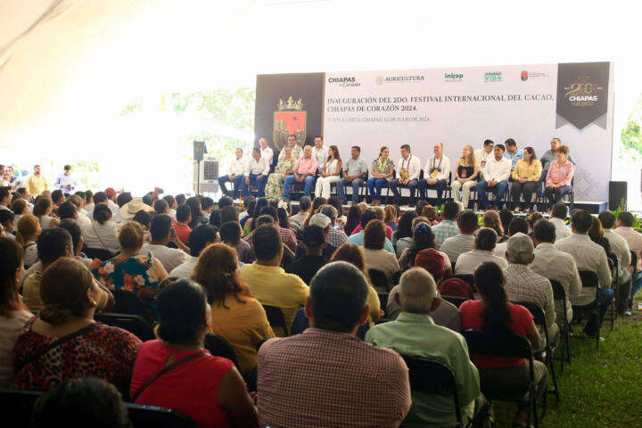 Anuncia Rutilio Escandón decreto para que festivales del cacao, café y mango ataulfo se realicen cada año