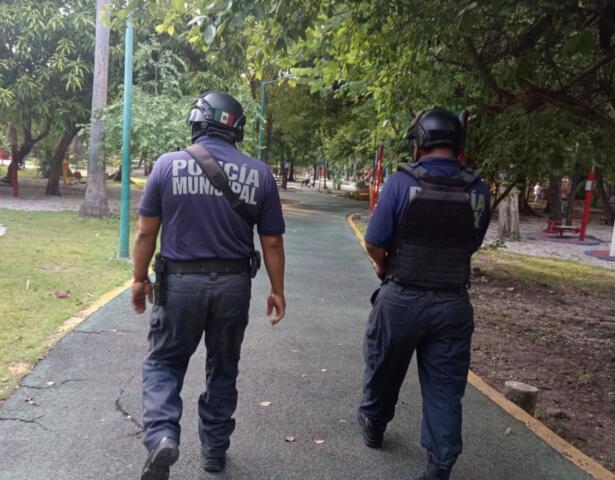 Realiza Policía Municipal barrido motorizado en colonias y parques de Tuxtla