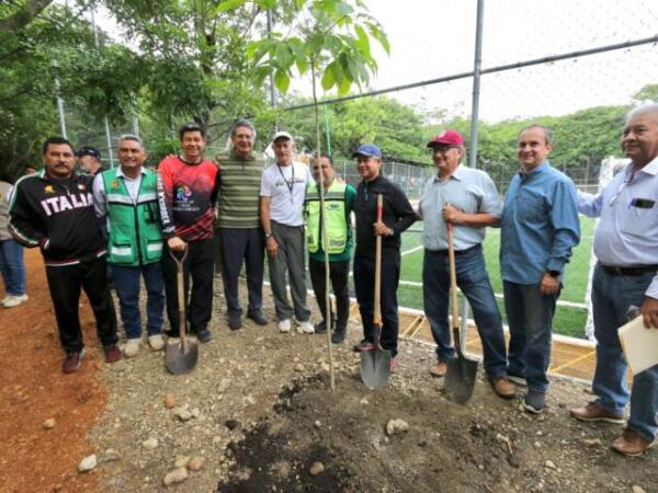 "Tuxtla Gutiérrez impulsa su compromiso ambiental con reforestaciones en el Parque FUNDAMAT y la Reserva La Laguna"
