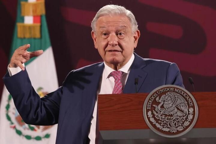 Convoca AMLO a revertir la idea errónea de que los migrantes son “criminales”