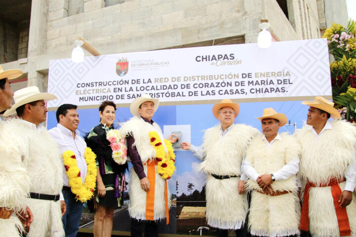 Rutilio Escandón inaugura red eléctrica en Corazón de María, municipio de San Cristóbal de Las Casas