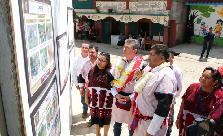 Entrega Rutilio Escandón Sistema Integral de Agua Potable a habitantes de Chalchihuitán