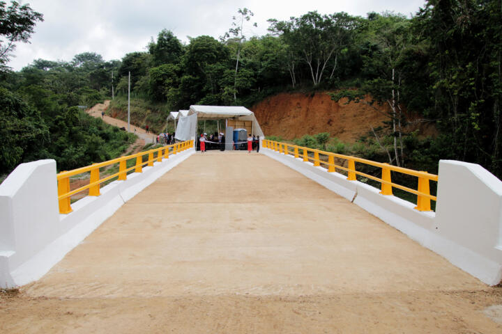 Con infraestructura carretera, deportiva y de salud, Rutilio Escandón beneficia a Tecpatán