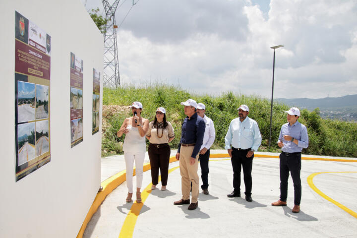 Rutilio Escandón inaugura pavimentación de calle Ciro Farrera, desde bulevar Laguitos hasta entronque con libramiento Norte