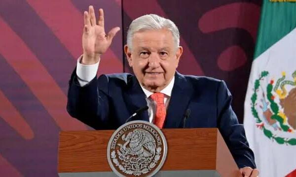 Festeja presidente AMLO mayoría calificada en el Congreso