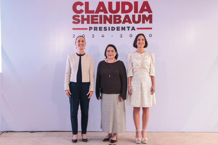 Claudia Sheinbaum presenta a Emilia Esther Calleja Alor como la primera mujer directora de la CFE