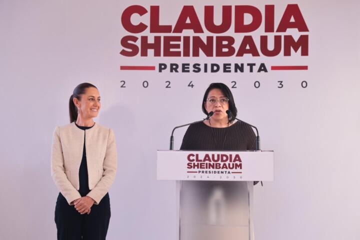 Claudia Sheinbaum presenta a Emilia Esther Calleja Alor como la primera mujer directora de la CFE