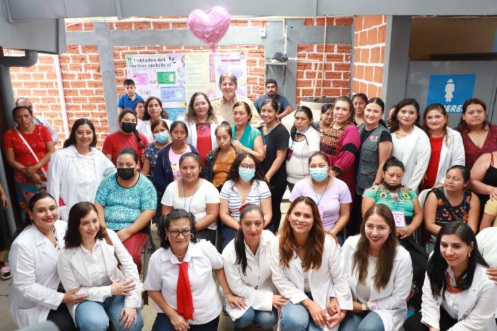 Visita del Presidente Municipal Carlos Morales a la Estancia Municipal de la Mujer Lactante