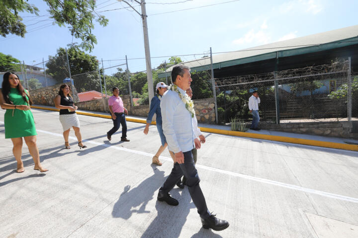 Inaugura Rutilio Escandón vialidades en la colonia Arroyo Blanco, de Tuxtla Gutiérrez