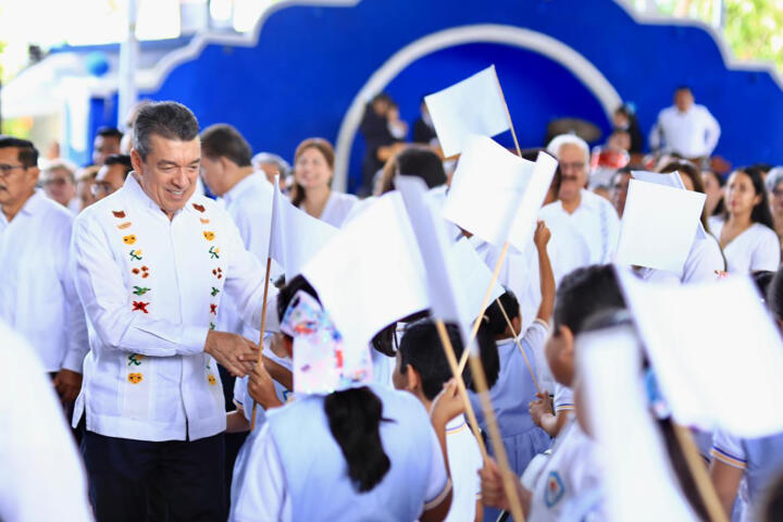 Rutilio Escandón pone en marcha Ciclo Escolar 2024-2025; inician clases más de un millón 871 mil 500 estudiantes