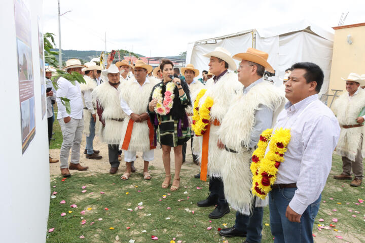 Rutilio Escandón inaugura red eléctrica en Corazón de María, municipio de San Cristóbal de Las Casas