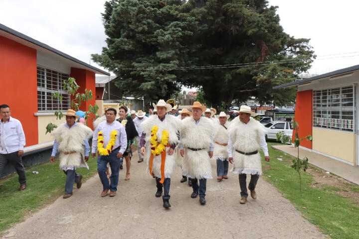 Rutilio Escandón inaugura red eléctrica en Corazón de María, municipio de San Cristóbal de Las Casas