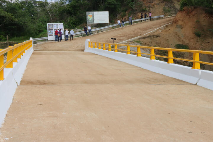 Con infraestructura carretera, deportiva y de salud, Rutilio Escandón beneficia a Tecpatán