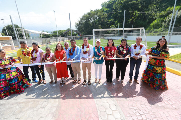 Rutilio Escandón inaugura construcción de la Unidad Deportiva de Chiapilla