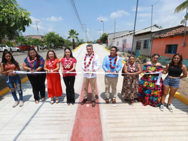 En Chiapilla, Rutilio Escandón inaugura pavimentación de calles en la colonia Lázaro Cárdenas