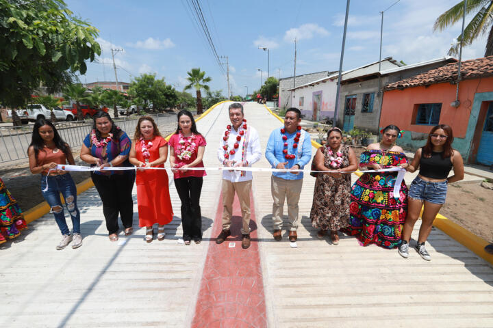 En Chiapilla, Rutilio Escandón inaugura pavimentación de calles en la colonia Lázaro Cárdenas