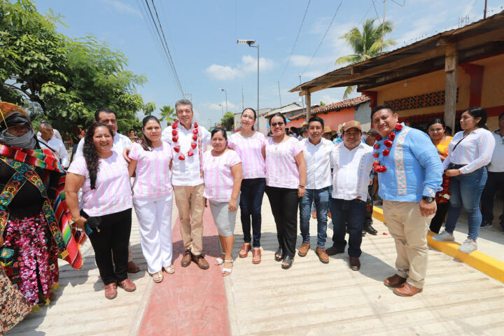 En Chiapilla, Rutilio Escandón inaugura pavimentación de calles en la colonia Lázaro Cárdenas