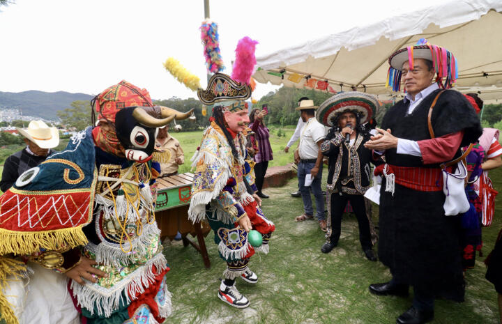 En San Cristóbal, Rutilio Escandón conmemora el Día Internacional de los Pueblos Indígenas