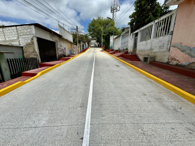 Rutilio Escandón inaugura pavimentación en la colonia Potinaspak, de Tuxtla Gutiérrez