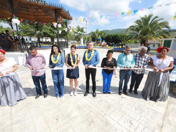 En Jiquipilas, Rutilio Escandón moderniza el Parque Público de la localidad José María Pino Suárez