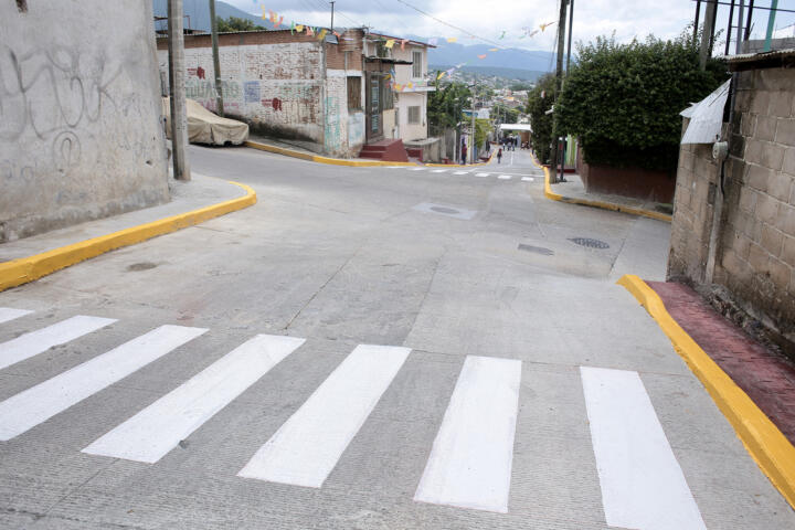 Rutilio Escandón inaugura pavimentación en la colonia Potinaspak, de Tuxtla Gutiérrez