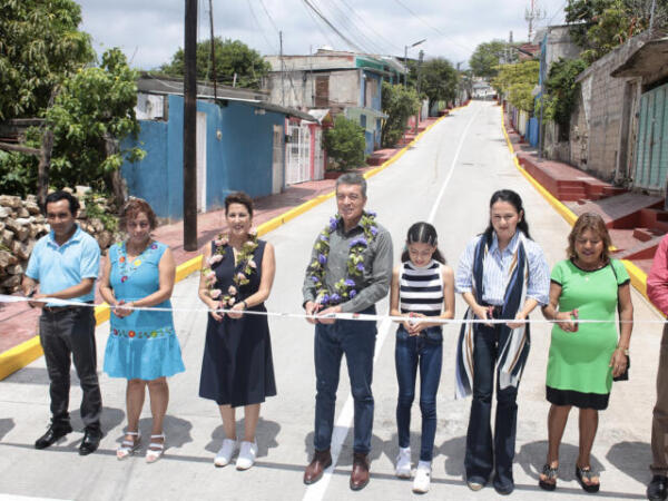 Rutilio Escandón inaugura pavimentación en la colonia Potinaspak, de Tuxtla Gutiérrez